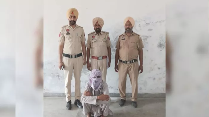Bathinda Crime: नाबालिग लड़की से दुष्कर्म मामले में 50 साल का अधेड़ गिरफ्तार,