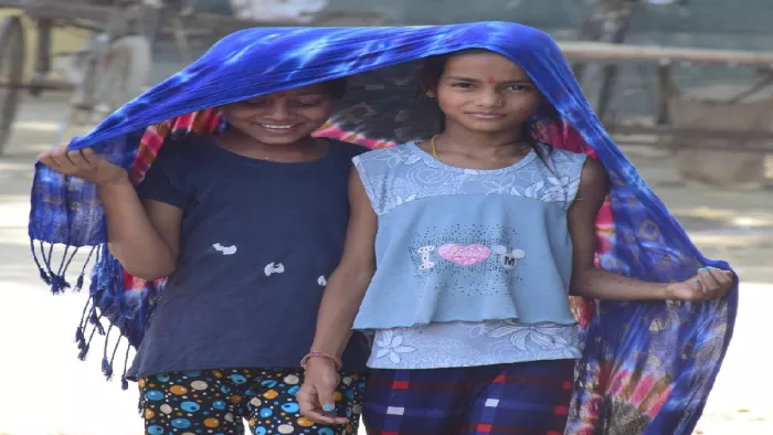 प्रचंड गर्मी से लोग बेहाल, तापमान हुआ 43 पार
