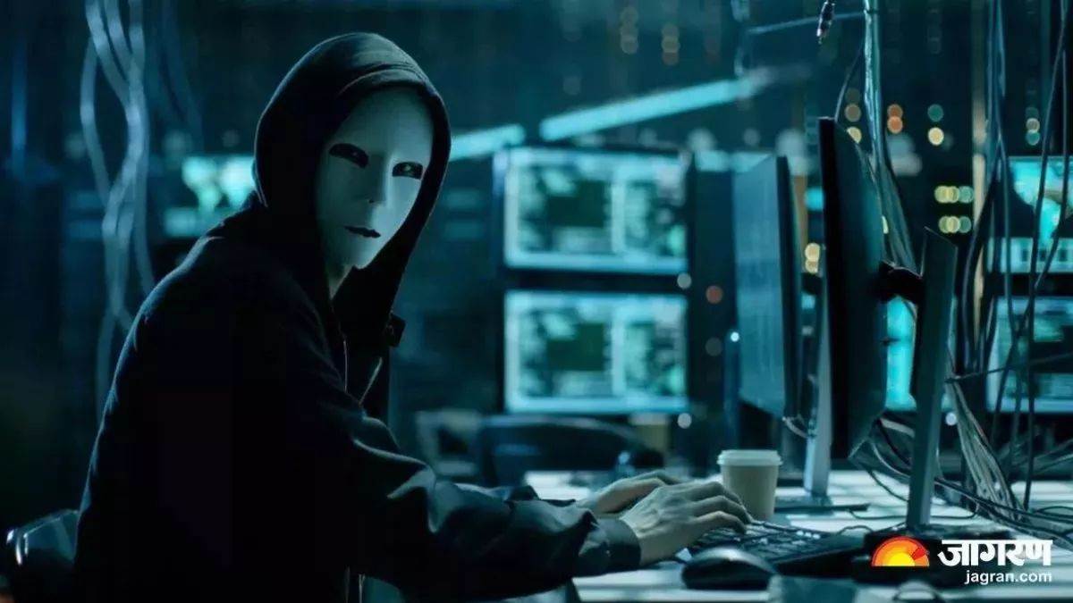 https://www.jagranimages.com/images/newimg/14052025/14_05_2025-hacking_23937494.jpg