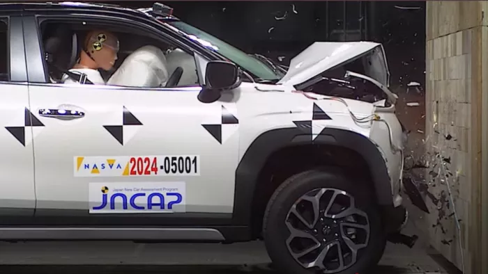 Maruti Fronx ने Japan NCAP क्रैश टेस्ट में 4-स्टार सेफ्टी रेटिंग हासिल की।
