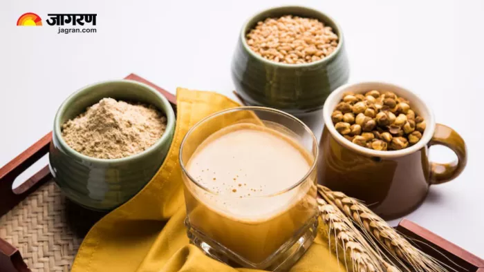 Sattu Sharbat Recipe: गर्मियों की सुपरड्रिंक है सत्तू का शरबत, इस रेसिपी से करें तैयार (Image: Freepik)