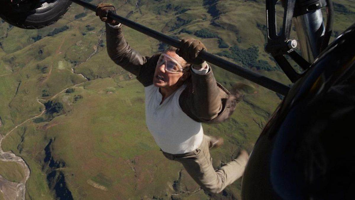 https://www.jagranimages.com/images/newimg/14052025/14_05_2025-tom_cruise_stunts_23937397.jpg