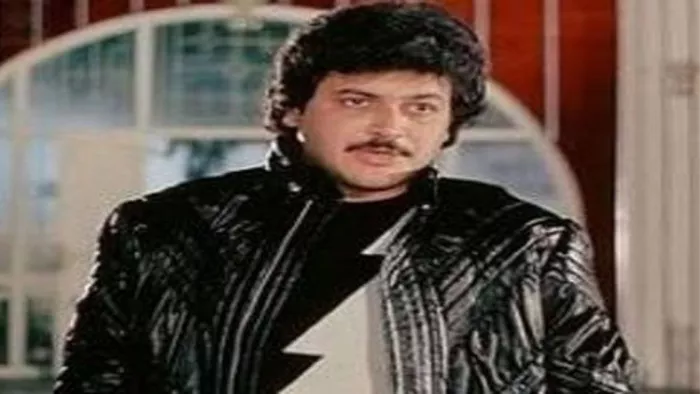 karz fame missing actor raj kiran daughter rishika mehtani shah bold look photos viral. Photo Credit- twitter