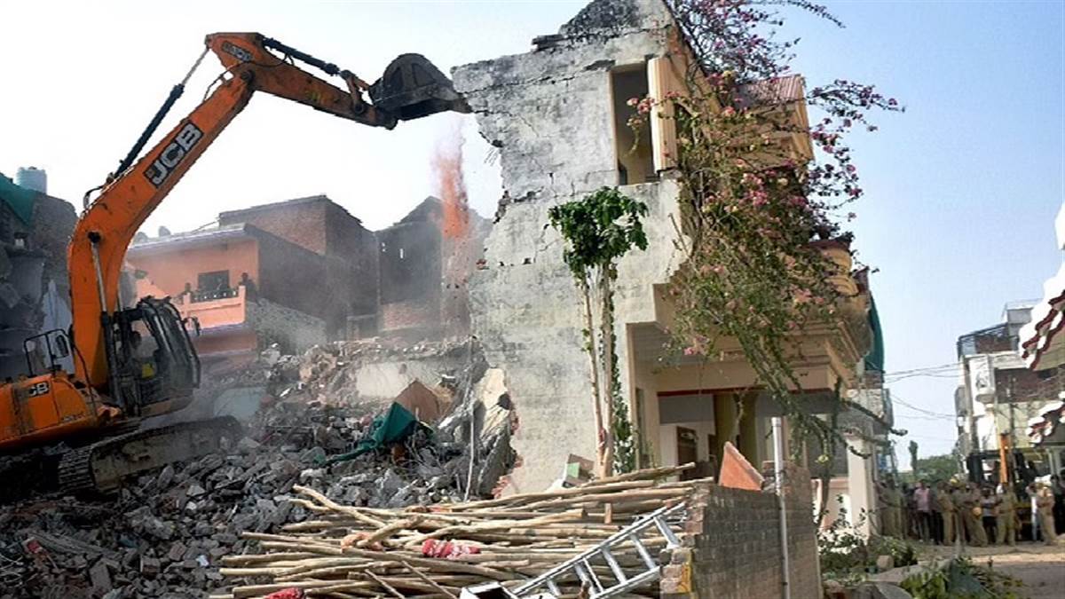उत्तर प्रदेश में हाल ही में बुलडोजर अभियान