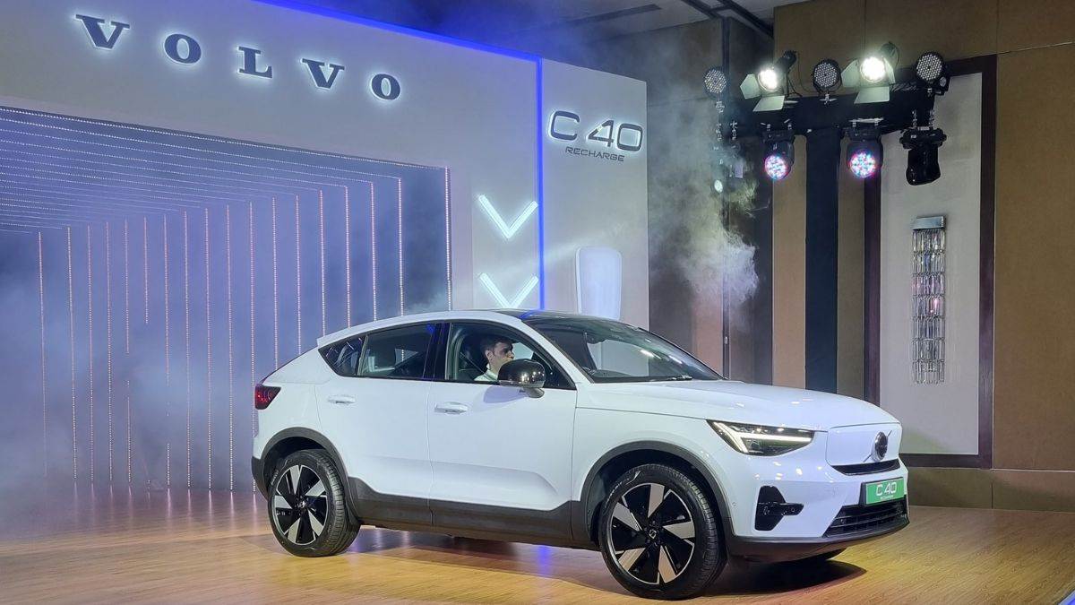 https://www.jagranimages.com/images/newimg/14062023/14_06_2023-volvo_c40_recharge_ev_1_23441122.jpg