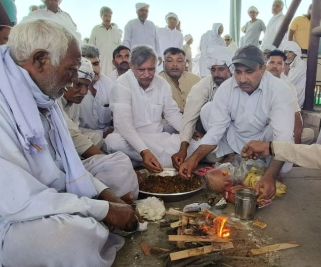 Khap panchayat do hawan during haryana Band 