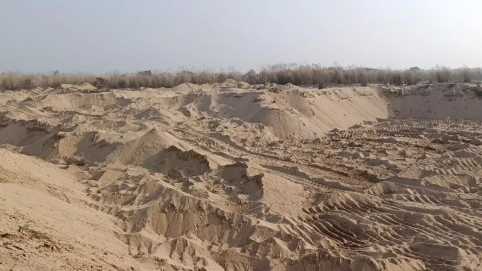 Bihar Sand Mining: बिहार के इस जिले में बंद होगा बालू खनन, 15 दिन पहले ही  निकला था टेंडर; NGT ने दिया ये आदेश - Bihar Sand Mining News Ban on sand