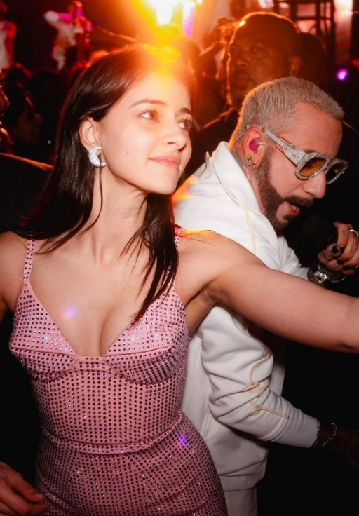 Anant-Radhika की प्री-वेडिंग में बॉलीवुड स्टार ने मचाया धमाल , फैंस की थम गई नजर 9 Screenshot%202024 06 14%20133917