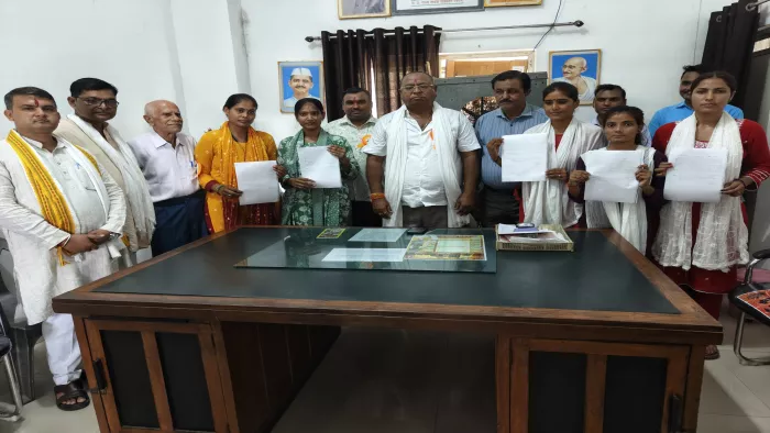 युवतियां बनी रोडवेज परिचालक, विधायक ने दिया नियुक्ति पत्र