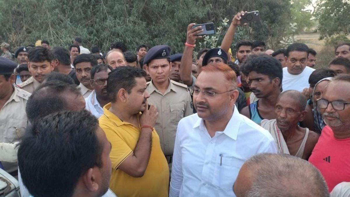 bhojpur news uncontrolled truck kills two in imadpur accident