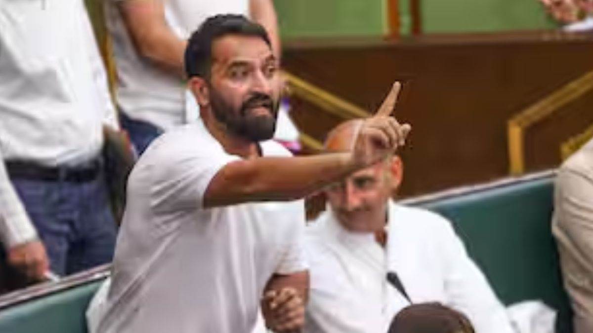 https://www.jagranimages.com/images/newimg/14062025/14_06_2025-malik_23964319.jpg