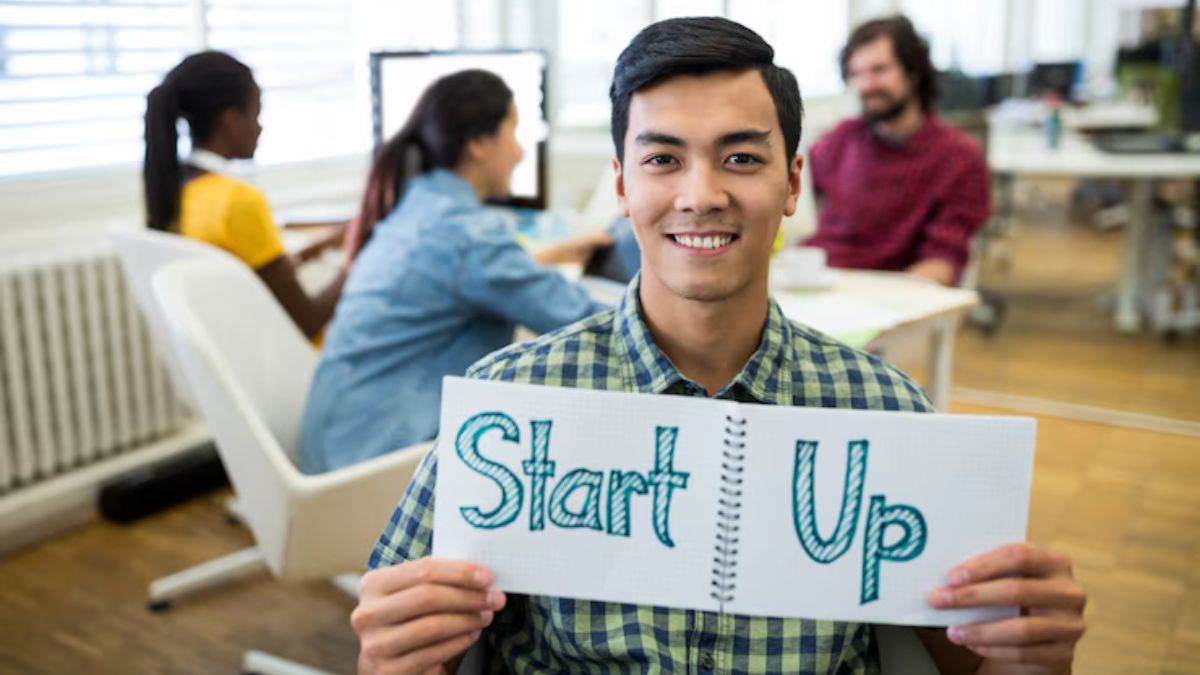 https://www.jagranimages.com/images/newimg/14062025/14_06_2025-work_life_balance_in_startups_23963938.jpg