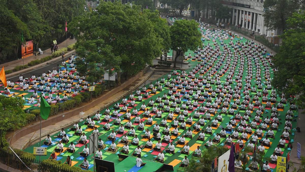 https://www.jagranimages.com/images/newimg/14062025/14_06_2025-yog_day_23963855.jpg