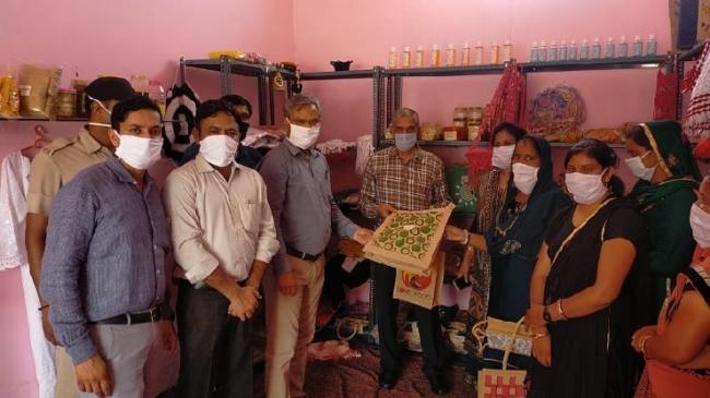 नाबार्ड ने शुरू की रूरल मार्ट योजना, महिला सशक्तीकरण को लेकर जिले में खुला पहला स्टोर