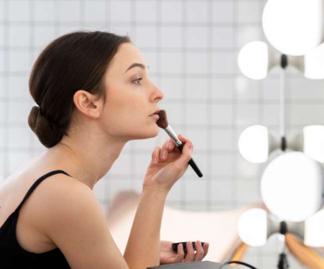 https://www.jagranimages.com/images/newimg/14072021/14_07_2021-makeup_hacks_21829487.jpg