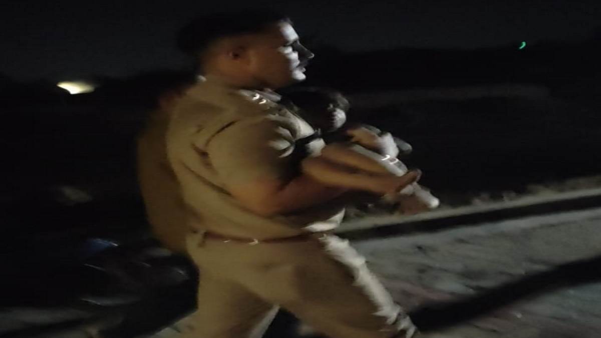 agra news kidnapped the innocent girl from the door of the house wanted to be buried alive in the pit after molestation