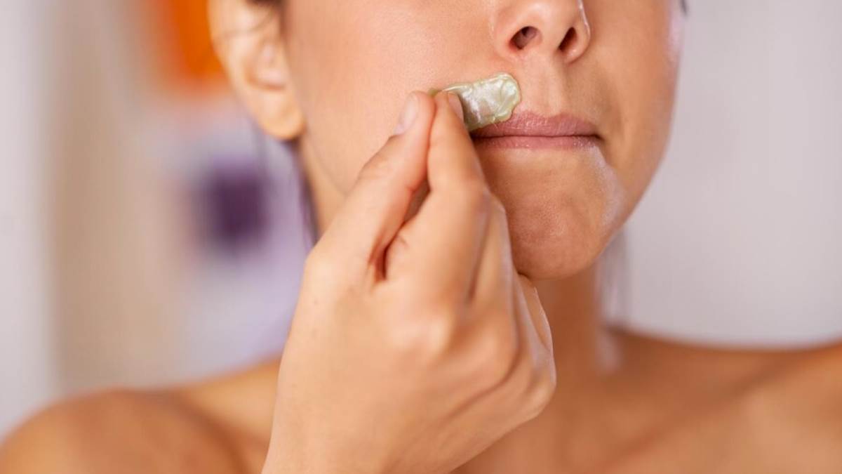 https://www.jagranimages.com/images/newimg/14072022/14_07_2022-upper_lips_hair_removal_f_22889962.jpg