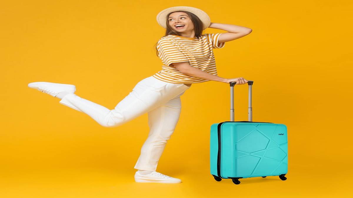 https://www.jagranimages.com/images/newimg/14072023/14_07_2023-best_travel_bags_in_india_23470869.jpg