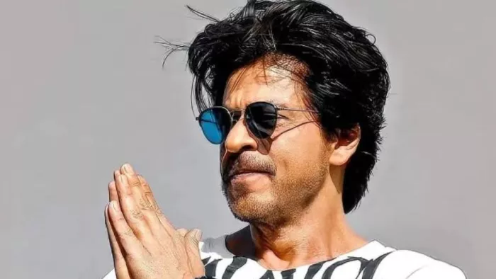 Jawan Actor Shah Rukh Khan gave savage reply when a woman denied to hug him on KBC. Photo-Instagram