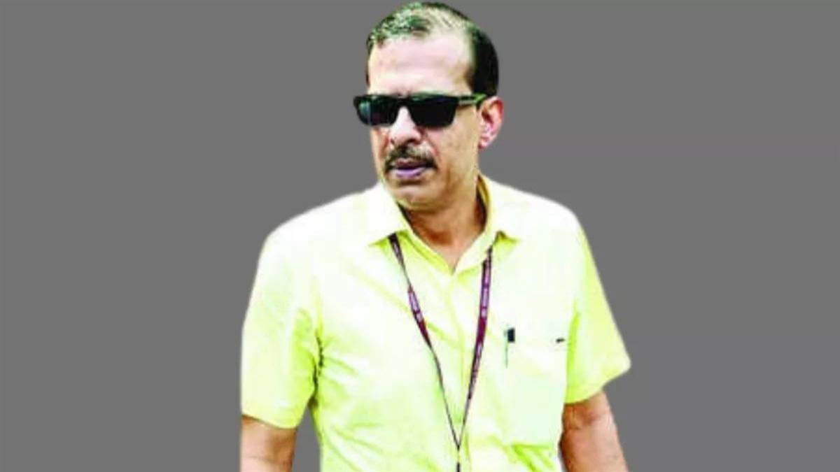 additional chief secretary kk pathak suddenly reached jahanabad school became happy with tech information of students