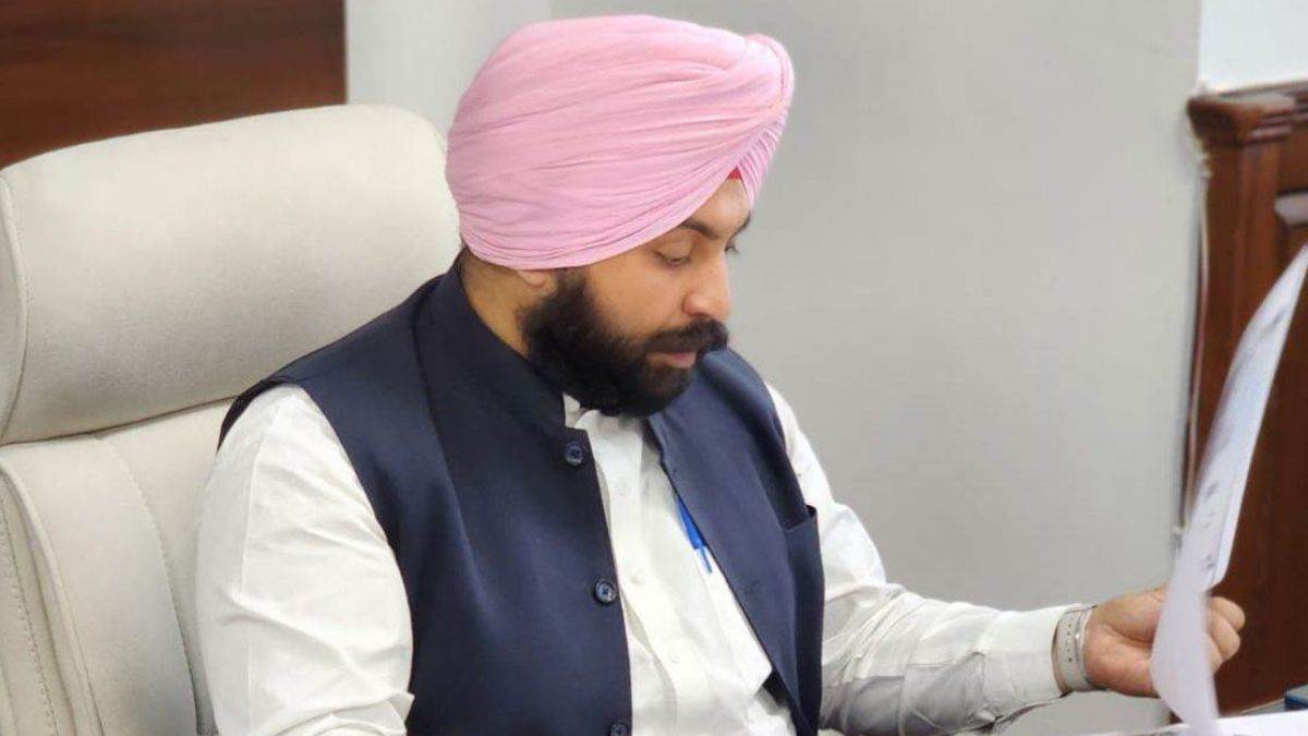 https://www.jagranimages.com/images/newimg/14072024/14_07_2024-harjot_singh_bains_23758158_10133062.jpg