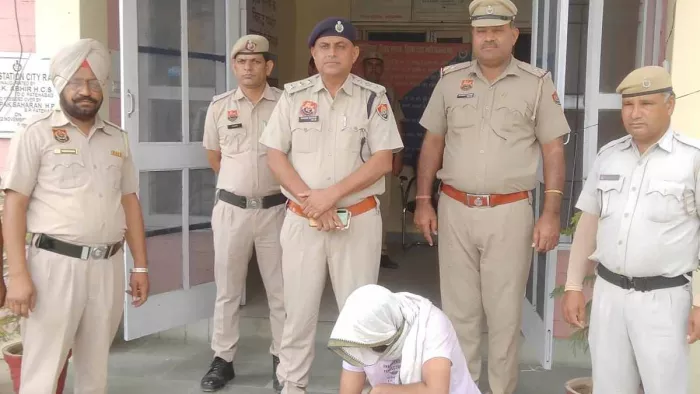 Haryana News: फतेहाबाद में नर्स की हत्या की गुत्थी सुलझ गई, प्रेमी फौजी को किया गिरफ्तार।