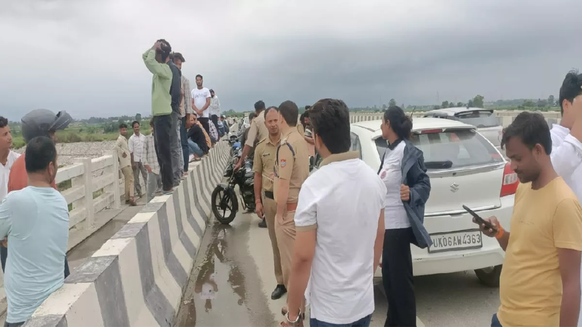 13 घंटे बाद जिंदा मिली कोसी नदी में छलांग लगाने वाली शिक्षिका, स्टोनक्रशर वालों ने स्वजन को सौंपा