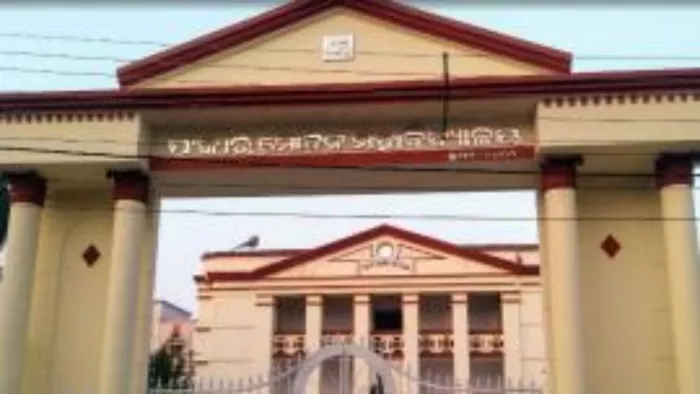 बालेश्वर एफएम कॉलेज की छात्रा की आत्मदाह प्रयास मामला: राज्यपाल ने पूरी घटना पर मांगी रिपोर्ट