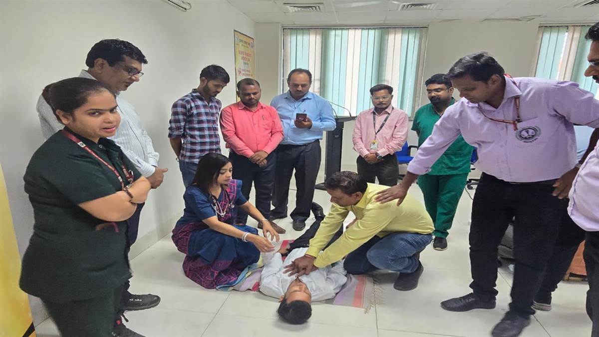bike riders will become troubleshooters in case of heart attack during travel a meaningful initiative of aiims bhopal
