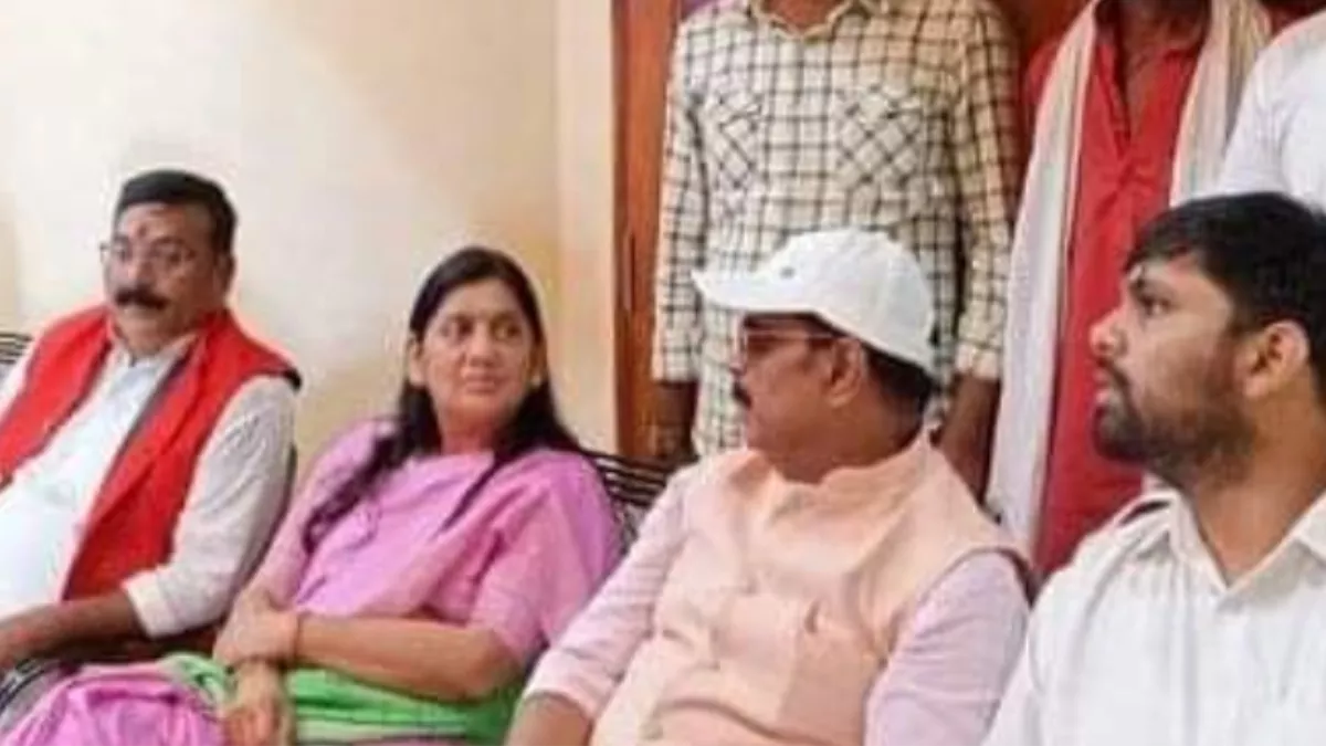 महागठबंधन की सरकार बनते ही दिखा आनंद मोहन का जलवा, पत्नी और राजद विधायक बेटे से घर पर मुलाकात की तस्वीर वायरल