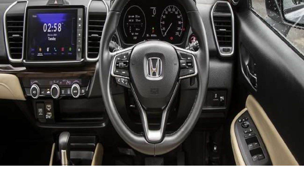 https://www.jagranimages.com/images/newimg/14082022/14_08_2022-car_care_22979543.jpg