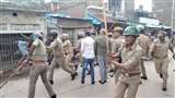 पुलिस के सामने व्यापारी की पिटाई से नाराज लोगों ने चार घंटे तक किया मार्ग जाम।