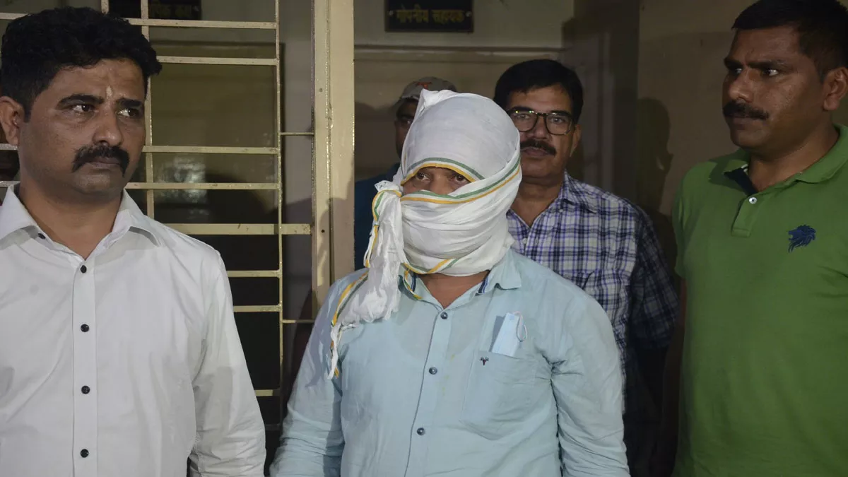 UKSSSC Paper Leak : अकूत संपत्ति का मालिक है हाकम सिंह रावत, भाजपा ने किया निष्कासित