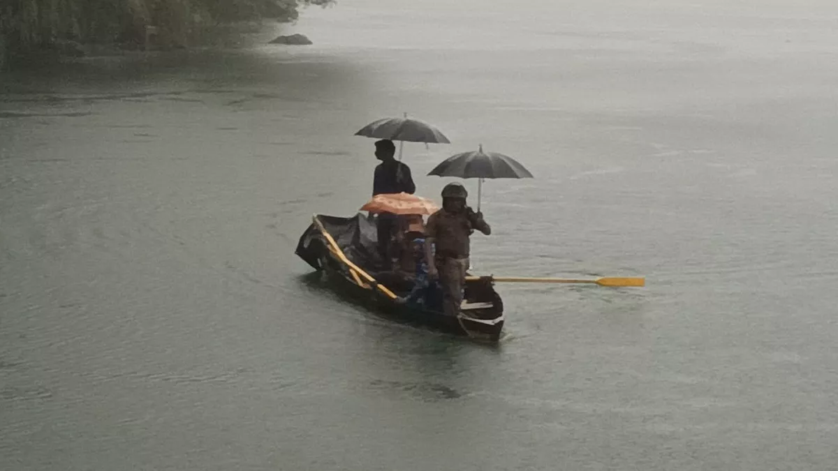 नैनीताल झील में युवकों की डूबने की सूचना से हड़कंप, मौके पर पहुंची फायर, एसडीआरएफ और जल पुलिस