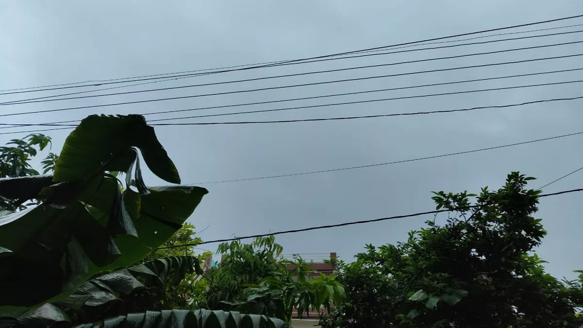 UP Weather: यूपी के कानपुर, लखनऊ, बांदा में तेज बार‍िश से मौसम में आई ठंडक, IMD ने 33 ज‍िलों में जारी क‍िया अलर्ट