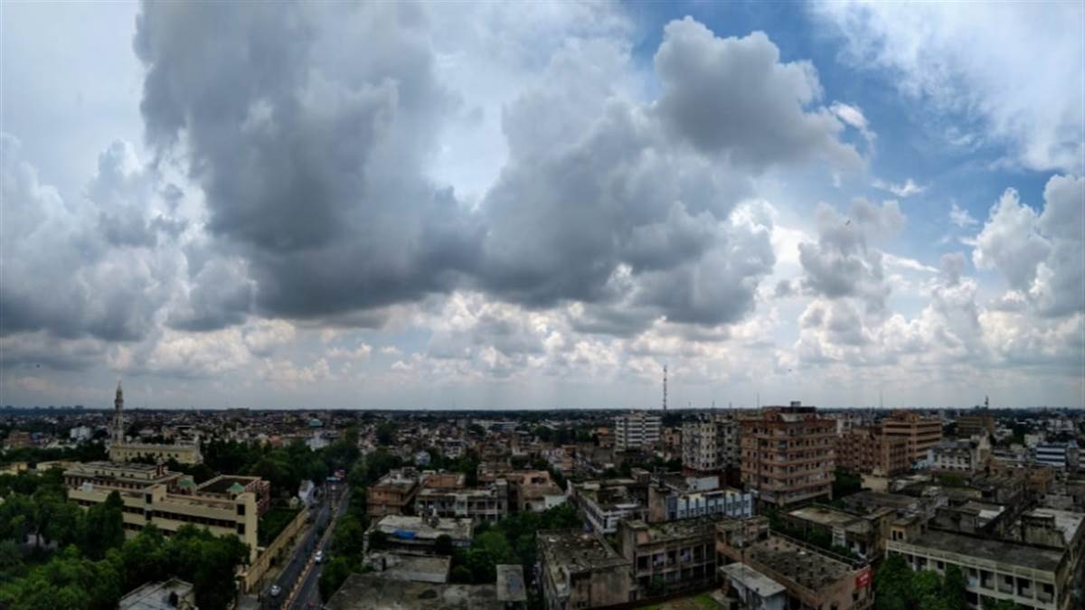 Weather in Agra Today:आगरा में रविवार को इस तरह का आसमान है। दोपहर बाद बारिश हो सकती है।
