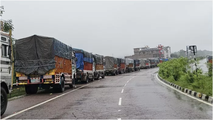 बारिश और भूस्खलन का कहर... कई जगह से टूटा कीरतपुर मनाली फोरलेन, NHAI को करीब 500 करोड़ का नुकसान