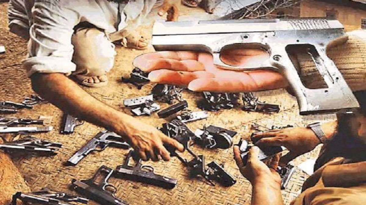 https://www.jagranimages.com/images/newimg/14082023/14_08_2023-punjab_police_raid_in_mp_23501516.jpg
