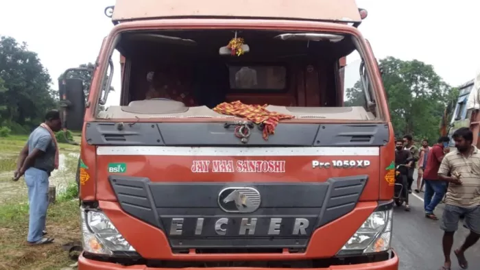 संबलपुर में कॉलेज से घर लौट रही छात्राओं को ट्रक ने रौंदा