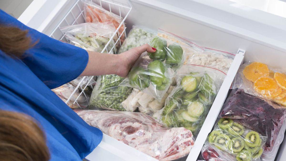 https://www.jagranimages.com/images/newimg/14082024/14_08_2024-best_deep_freezer_company_23778132.jpg
