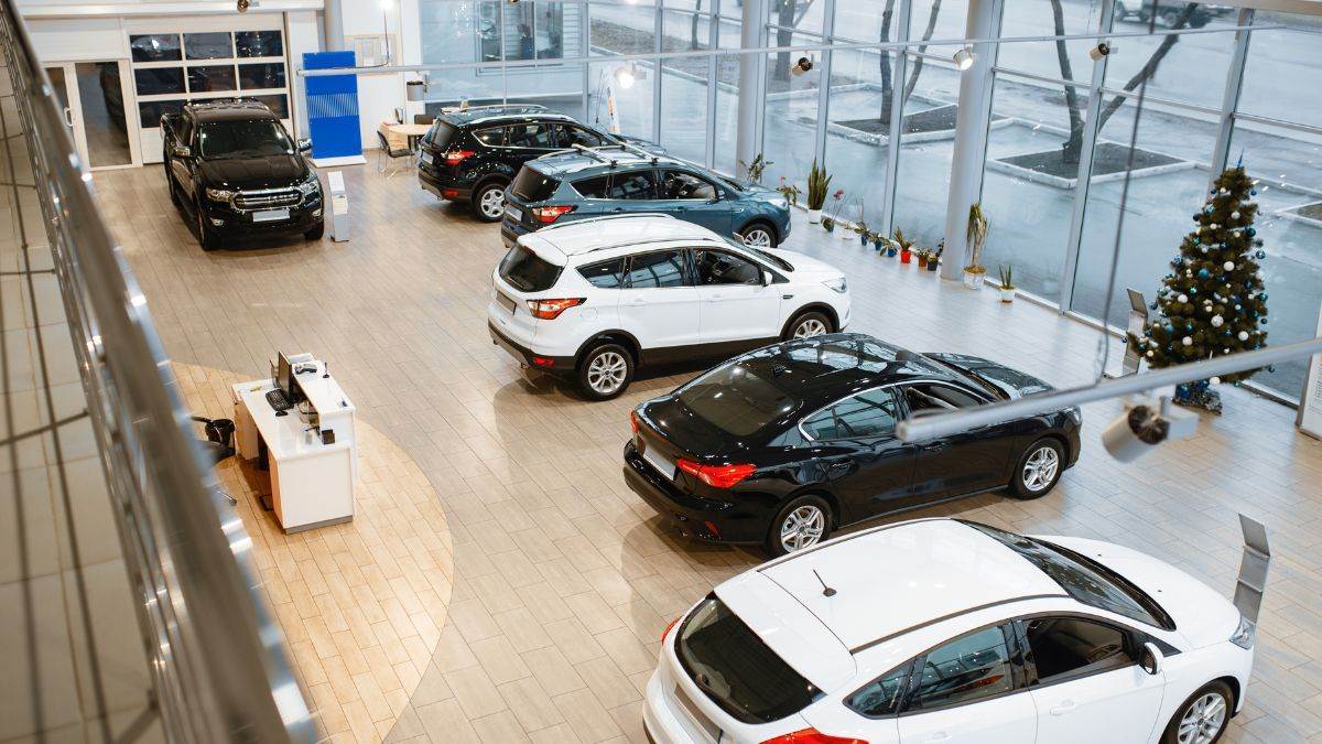https://www.jagranimages.com/images/newimg/14082024/14_08_2024-car_sale_0372_23778158.jpg
