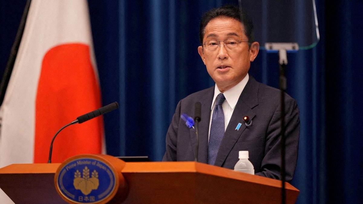 https://www.jagranimages.com/images/newimg/14082024/14_08_2024-japanese_prime_minister_fumio_kishida_23778055.jpg