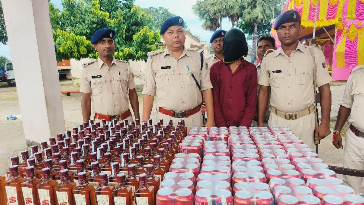 Banka News: पुलिस की रडार पर आ रहे हैं शराब तस्कर, 253 बोतल के साथ एक गिरफ्तार
