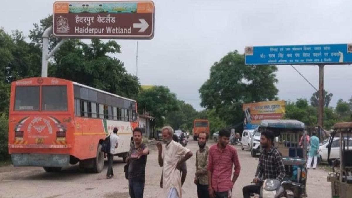 relief for passengers traveling from bijnor to delhi up roadways bus service resumes at barrage bridge meerut pauri highway