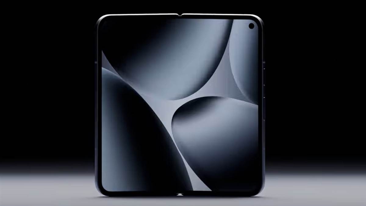 https://www.jagranimages.com/images/newimg/14082025/14_08_2025-google_foldable_phone_24012535.jpg