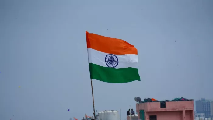 स्वतंत्रता दिवस के मौके पर AI टूल्स की मदद से ऐसे क्रिएटिव पोस्ट बनाएं।