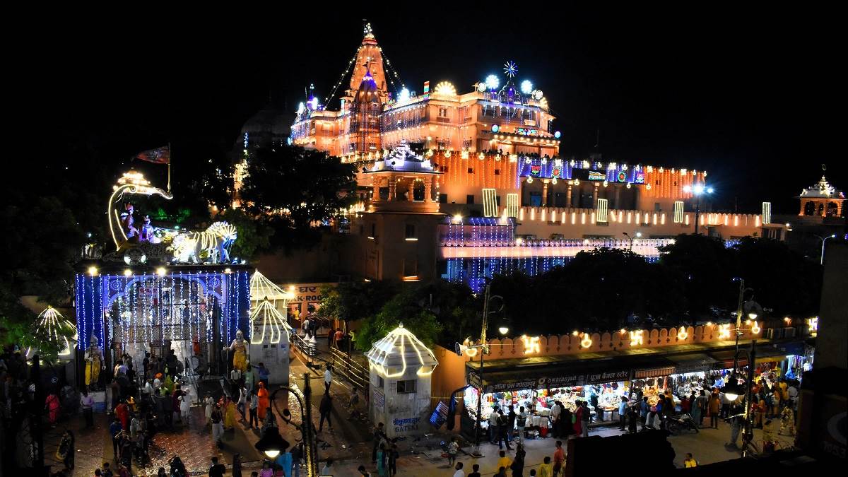 https://www.jagranimages.com/images/newimg/14082025/14_08_2025-krishna_janmashtami_2025_24013465.jpg