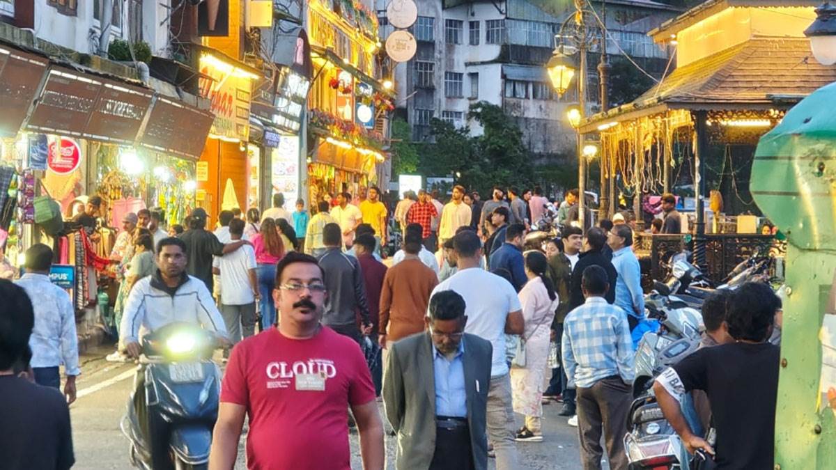 https://www.jagranimages.com/images/newimg/14082025/14_08_2025-mussoorie_24013376.jpg