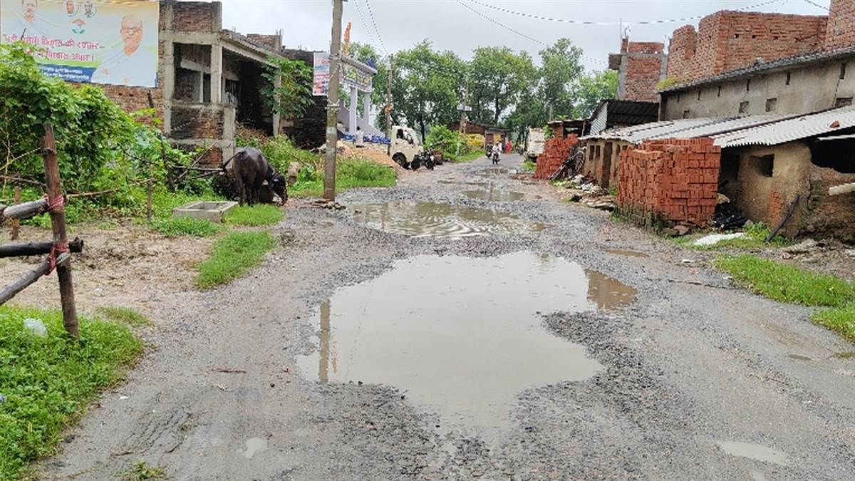 https://www.jagranimages.com/images/newimg/14082025/14_08_2025-nabinagar_24012783.jpg