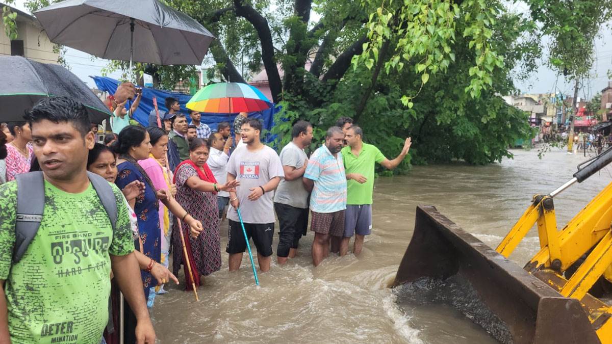https://www.jagranimages.com/images/newimg/14082025/14_08_2025-rudrapur-flood_24013039.jpg